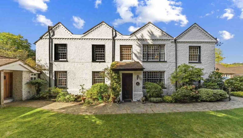 The house where JM Barrie created Peter Pan which is now on the market